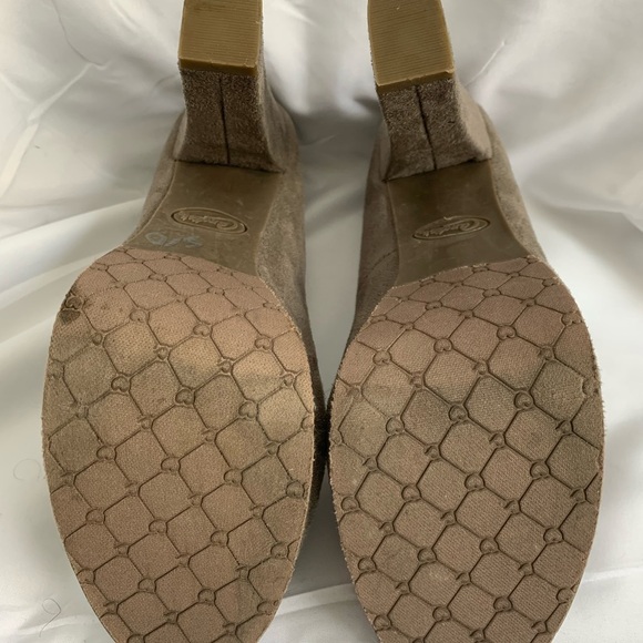 Candie’s Suede 5” Platform Heels - Picture 5 of 9